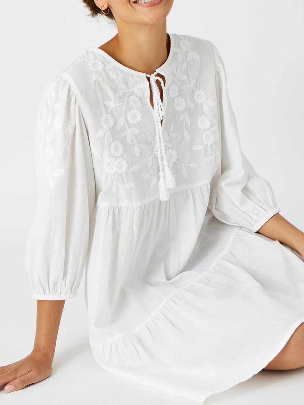 Embroidered White Linen Cotton Tiered Dress Sz L